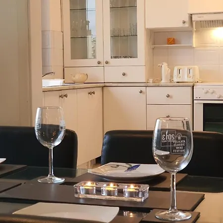 Belvedere Court شقة